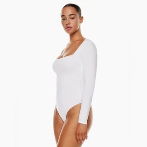 Babaton Contour Squareneck Longsleeve Bodysuit